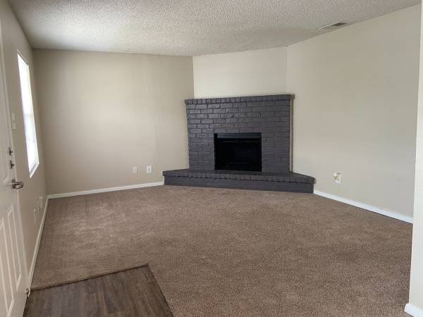 $1,160 / 2br - 890ft2 - 🌸¡Ama dónde vives!🌸 ¡Llama a Jess hoy para tu cotización! (Corpus Christi)64036541815298121