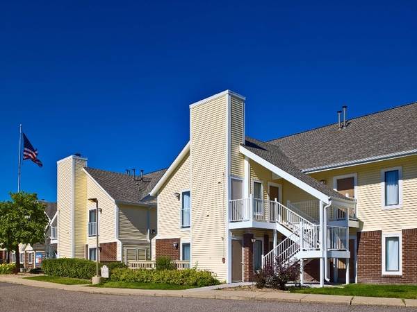 $999 / 1br - New Guest? Enjoy Huge Savings with Our 1st Month Special! (17525 Rosbough Blvd, Cleveland, OH)63860362826369122