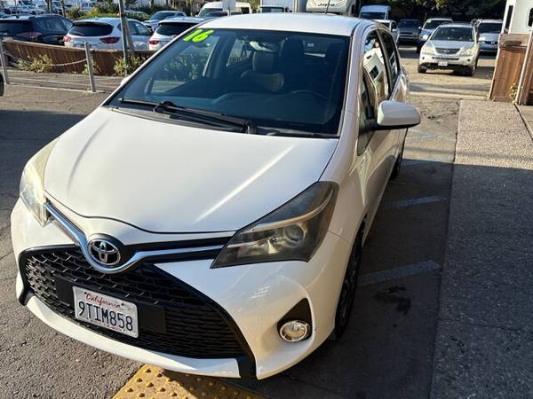 2016 TOYOTA YARIS SE HATCHBACK SEDAN 4D 1