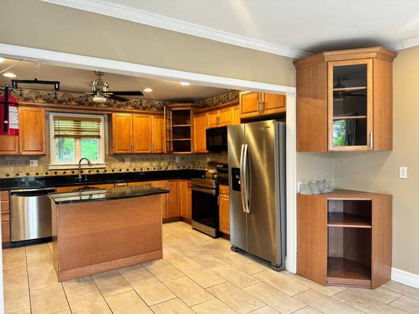 $3,750 / 4br - 4 bed 2 bath house for rent by OWNER ONLY (Bridgewater)63762803191553121