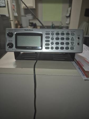 Radio Shack Pro-433 1