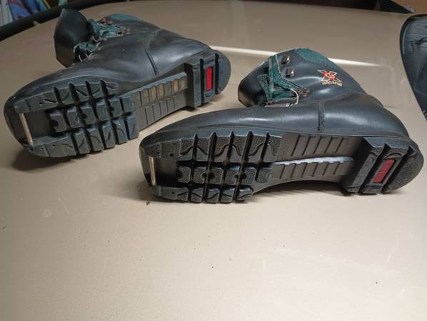 BC Mountaineering ski 🎿  boots 10 US, 43 EU 1