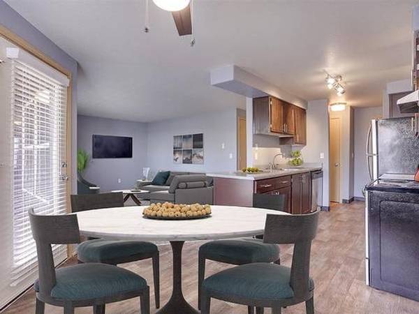 $1,650 / 2br - 871ft2 - Everything You Need. All Right Here.63672564926339120