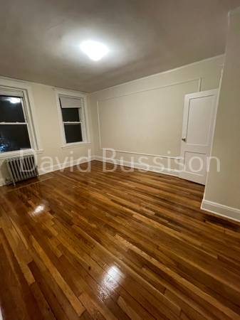 $2,750 / 3br - SIN COMISIÓN- LAVAVAJILLAS - pequeño porche- GRANDES DORMITORIOS - sin sala de estar (Brighton)63655252177281122