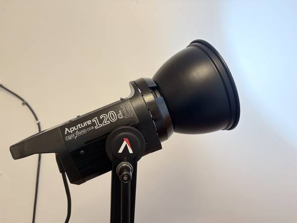 Aputure 120d v2 1