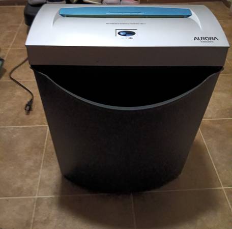 Aurora 6 sheet cross cut paper shredder 1