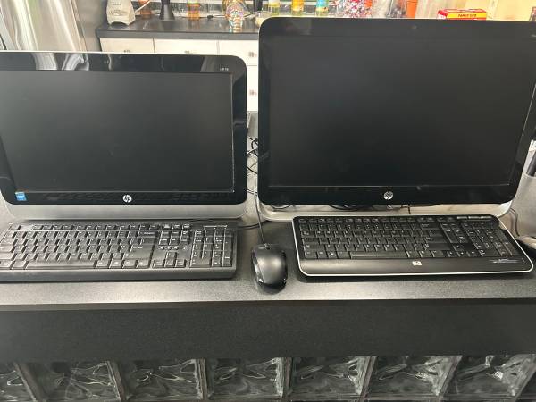 2Computers 2Monitors 1