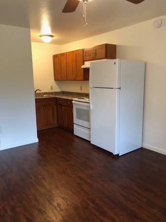 $2,395 / 2br - 750ft2 - Ubicación central, estacionamiento cerrado y WiFi incluidos, parrillas, (50 Vevau St, Kahului, HI)63686673281537123