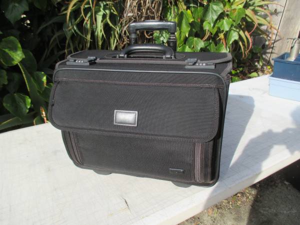 A "OUT IN THE FIELD" OFFICE + COMPUTER CASE WITH LOCKS & WHEELS 1