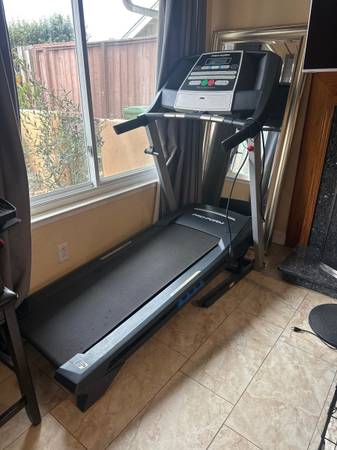 Pro-Forma treadmill 1