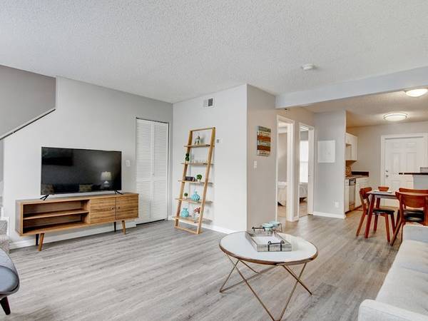 $2,950 / 4br - 1500ft2 - 4 Bedroom , 2.5 Baths!! Very Clean Townhome! Washer/Dryer. (Lake Worth)64049277310594120