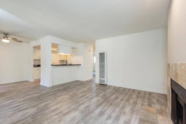 $3,095 / 2br - 900ft2 - Cozy Corner 2bd Available! (Carlsbad Village)63657310336001121