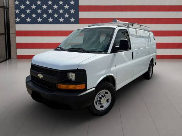 2013 Chevrolet Express 2500 - Photo 2