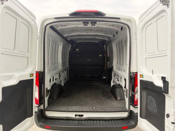 2022 Ford TRANSIT 250 WB148 - Photo 12