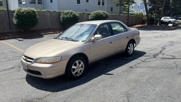 2000 Honda Accord SE 111,000 millas - $2,600 (Arlington)63623667029891123