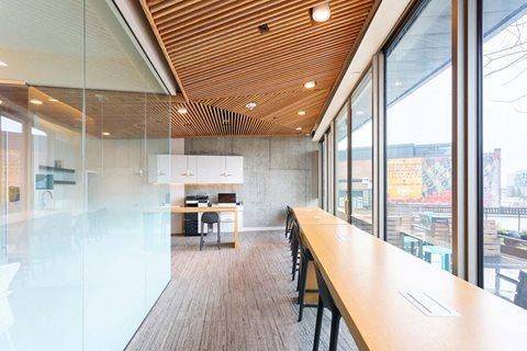 $1,232 / 504ft2 - Breathtaking Views & High-End Finishes (Portland)63956648631171124
