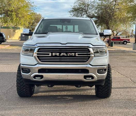 2022 Ram Laramie 4x4 - $37,00063470595634689122