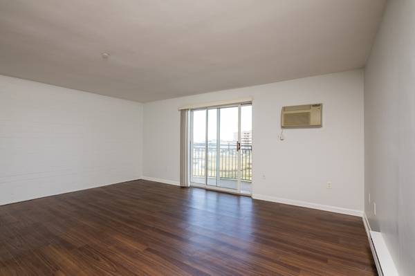 $2,150 North Quincy Studio/1 Bath Apartment | West Squantum St (North Quincy)64213546992001121