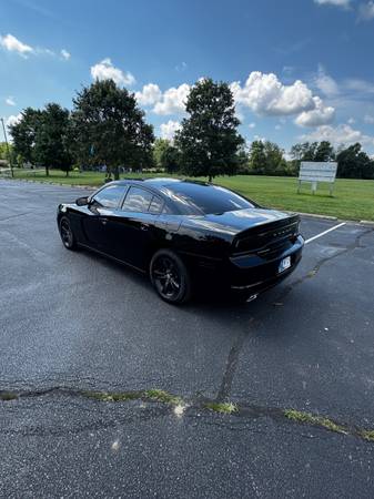 🚗 2012 Dodge Charger SE – Only 50K Miles, Remote Start, GPS, - $12,000 (Carmel)63622014652291122