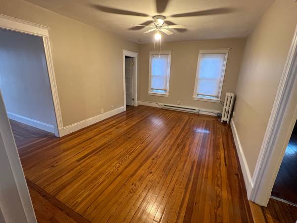 $1,550 / 2br - huge 2 bedroom apartment, third floor (Chicopee)64016884278658122