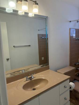 $662,000 / 3br - 1269ft2 - Single Family Home 3/2 (Westchester)64049280767619124