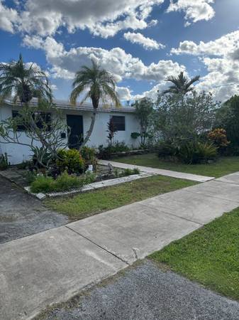 $700 / 1br - Peaceful home. (Miami)63906440149890120