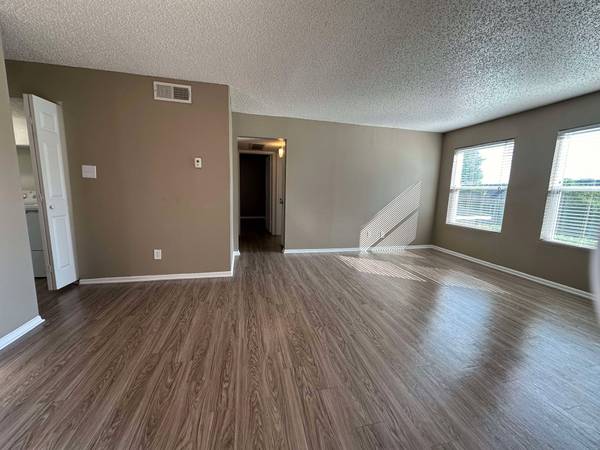 🚨 Limited Availability! Move In Before It’s Gone! 1