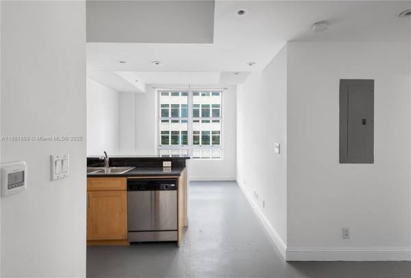 $2,395 / 2br - 850ft2 - 2/2 Immediate move in! Easy approval. (Edgewater DOWNTOWN)64051004829955121