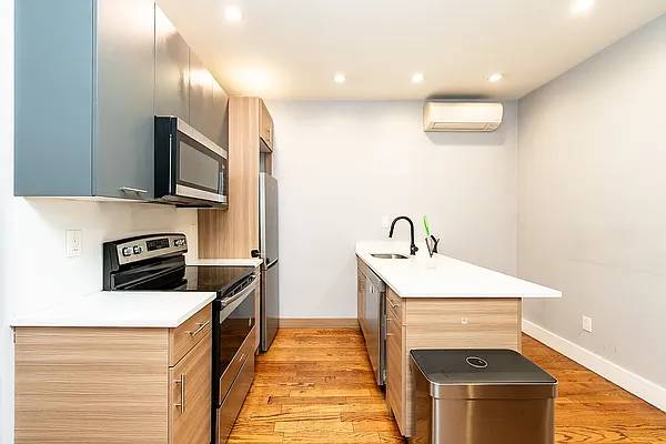 $5,200 / 4br - Prospect Park 4 bed/4 bath! Available Immediately!! (Brooklyn)63854290221571121