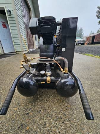 10 Gallon Air Compressor 1