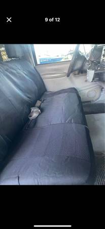 Camioneta Chevy 3500 de 2002 con plataforma plana - $5.850 (Everett)63470763742339124