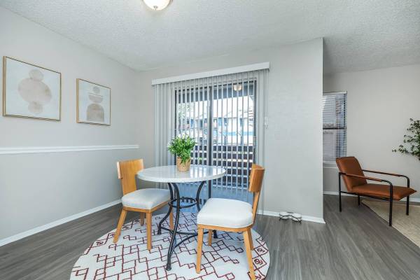 $825 / 1br - 680ft2 - Heat included, 1BD 1BA, In Dallas (2501 Webb Chapel Ext, Dallas, TX)63867603341441123