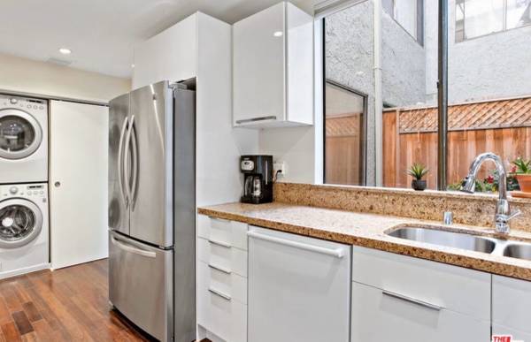 $2,850 / 2br - 1504ft2 - Beautiful WeHo Fully Furnished Home  2bed/ 2Bath (West Hollywood)63953075806851121