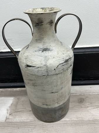 Metallic vase, 14x6 inches 1