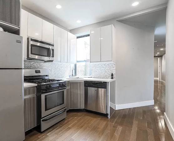 $3,350 / 3br - Amplio apartamento de 3 dormitorios y 1 baño en Prospect Lefferts Gardens (PLG)63827402662787120