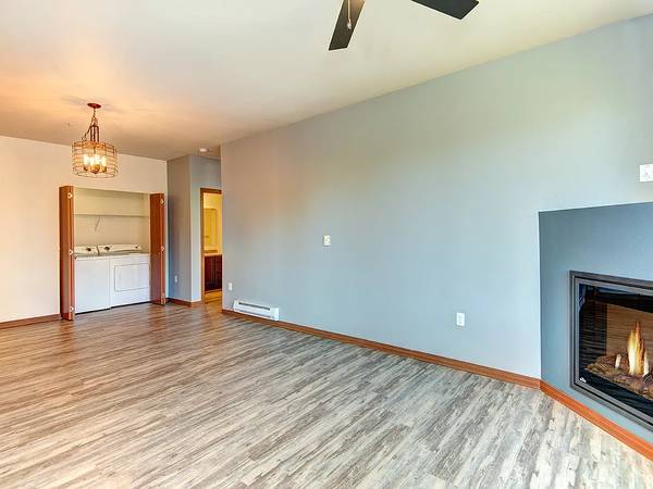$1,400 / 2br - 2 bedroom apartment for rent (Olympia)63688333421953124