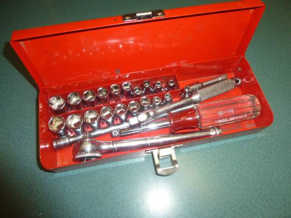 Husky 1/4" Drive Socket Set w/Craftsman Ratchet Metric & SAE 1