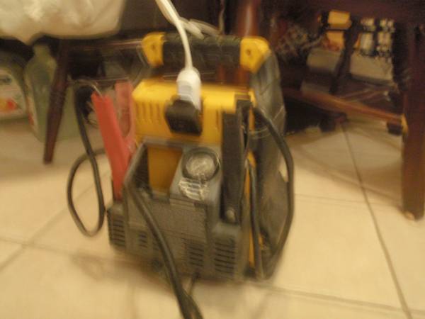 Caterpillar CJ1000CP Jumper Box With Compressor - $9 (Oceanside, Ca.)63471141950723124