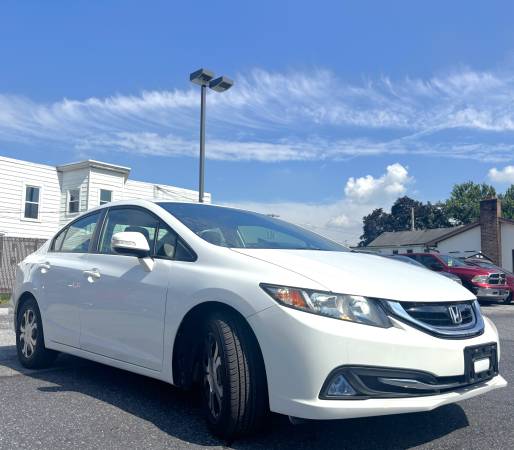 2013 Honda Civic Hybrid w/ Leather and Nav - $10,990 (Middletown)63477713129219122