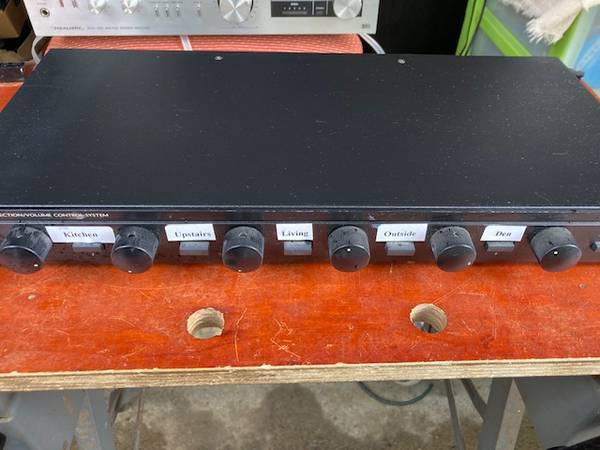Niles SVL-6 Speaker Selector 1