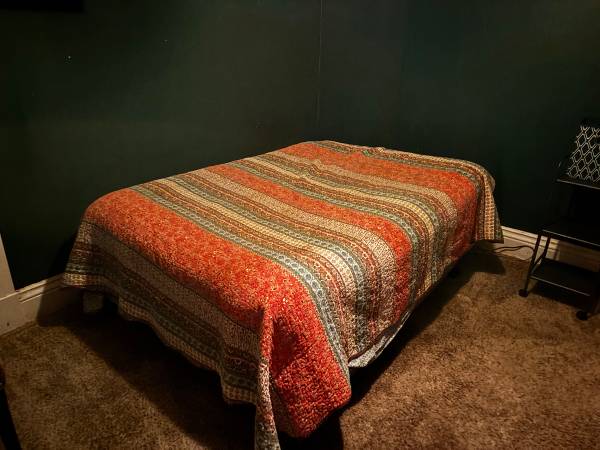 $700 / 1br - Habitación amueblada en Frogtown $700, hogar LGBT (Frogtown)63990232485251120
