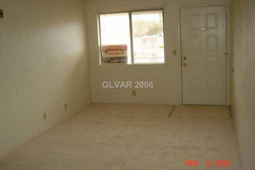University Condo 1/1 fix and flipper 1