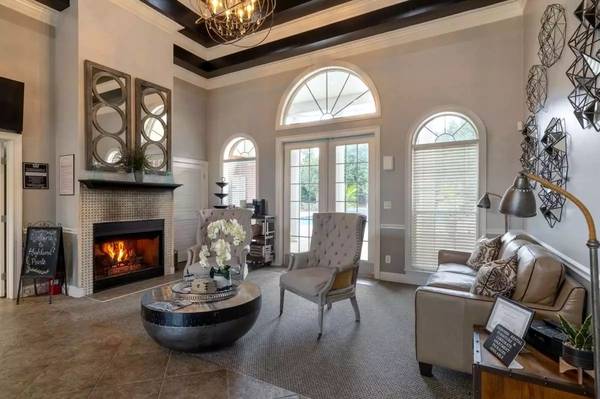 $1,349 / 2br - 1180ft2 - Spacious and beautiful. Consider your new 2 bed / 2 bath found! (Huntsville)63801834352771120