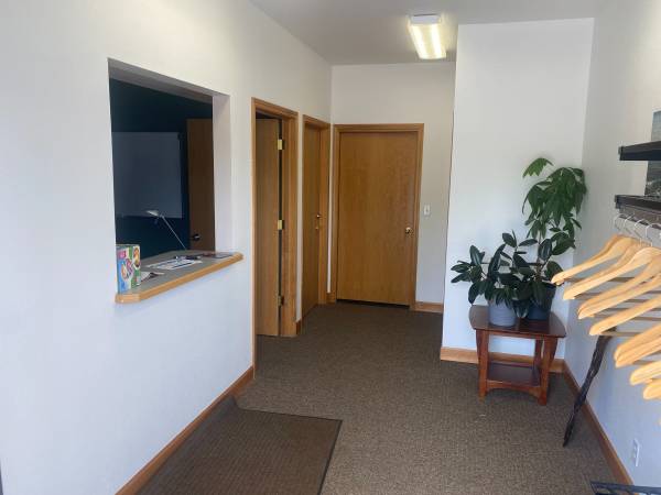 $5,290 / 4600ft2 - En alquiler – Almacén + Oficina de 4,600 pies² – Corvallis, OR Disponible enero (Corvallis)63624727127169121