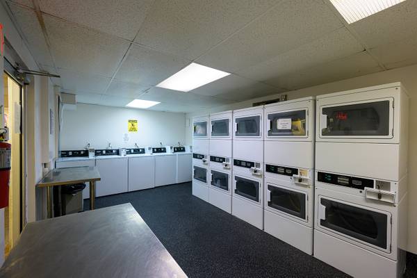 $1,865 / 2br - 986ft2 - Beautiful Apartments in the heart of Hollywood (Hollywood)64051005862146123