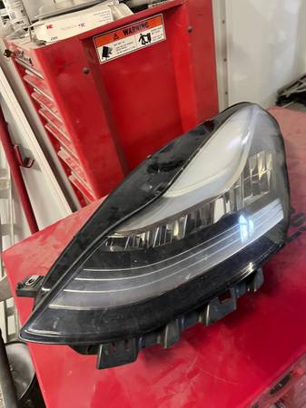 2017-20 Tesla model 3/y led left headlight 1