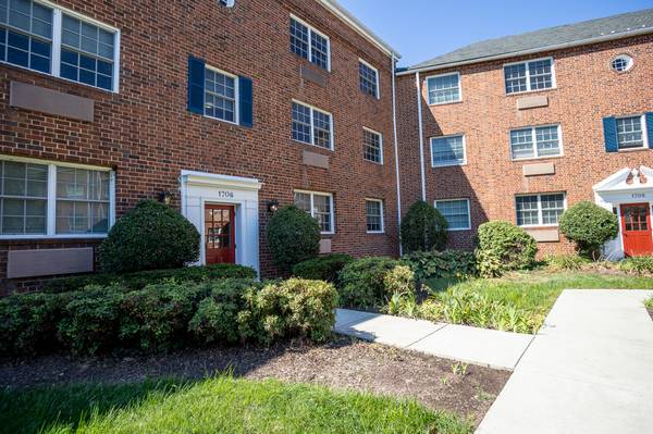 $2,395 / 2br - 819ft2 - Bright 2BR/1.5BA Apartment - October Move-In Available (Alexandria)63958907905026120