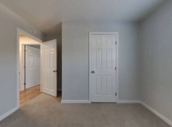$1,000 / 2br - 819ft2 - Welcome home to this charming single-level ranch style home in a cul-d (Sacramento)63961339960579124
