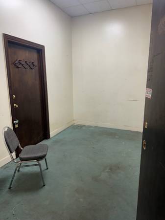 $395 / 175ft2 - OFFICE SUITE 37 A TARBORO NC (1600 WESTERN BOULEVARD TARBORO NC 27886)63897186398978123