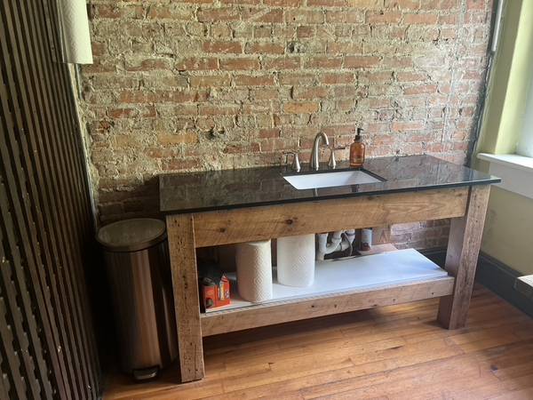 $650 / 265ft2 - Charming 265 SQ FT Office in Downtown, Marshall64029204547074122